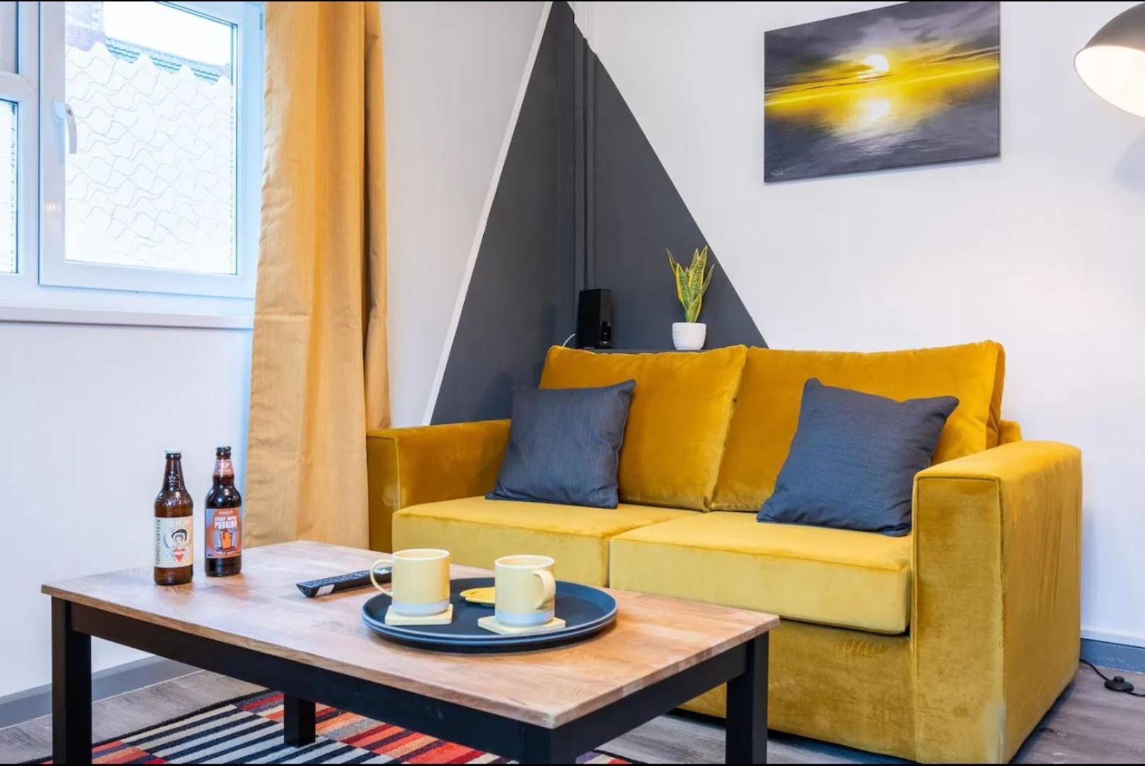 Stunning One Bedroom Apartments Near Shops & Central Кардиф Екстериор снимка