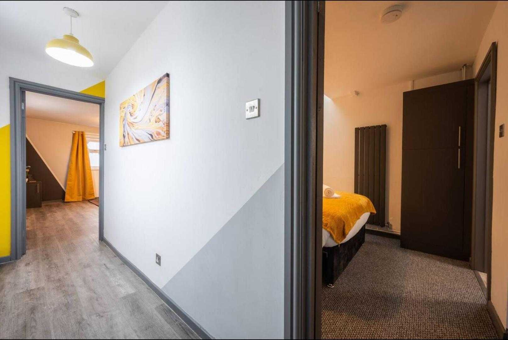 Stunning One Bedroom Apartments Near Shops & Central Кардиф Екстериор снимка