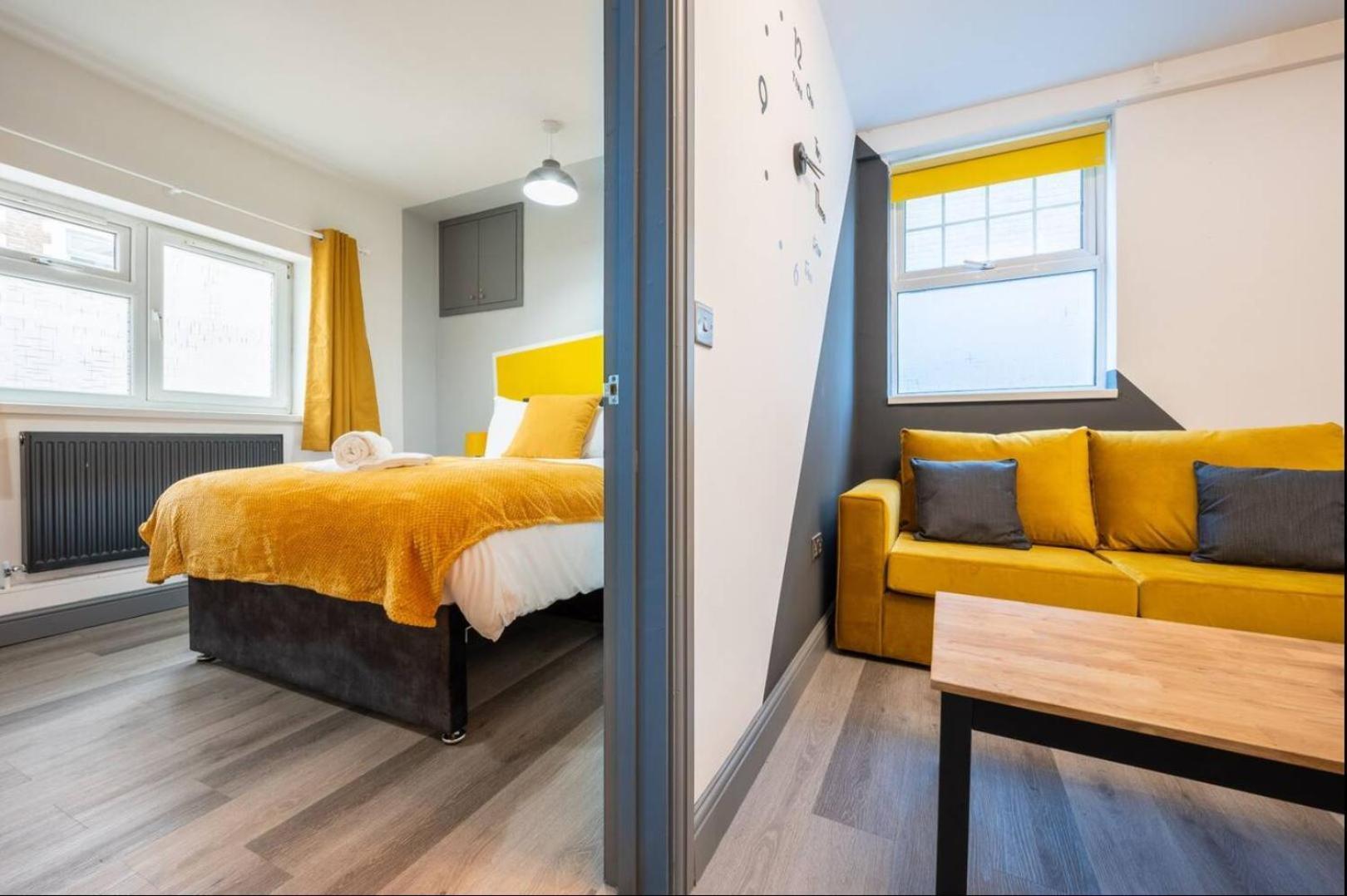 Stunning One Bedroom Apartments Near Shops & Central Кардиф Екстериор снимка