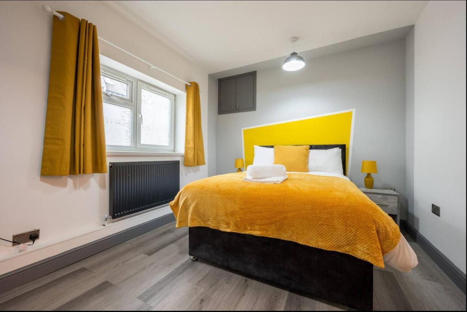 Stunning One Bedroom Apartments Near Shops & Central Кардиф Екстериор снимка